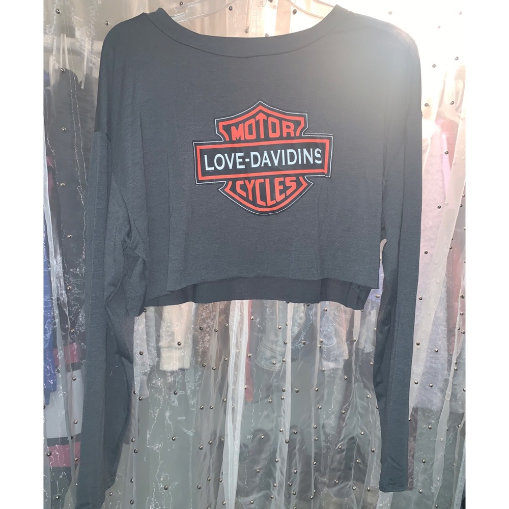 Dark gray cropped graphic long sleeve